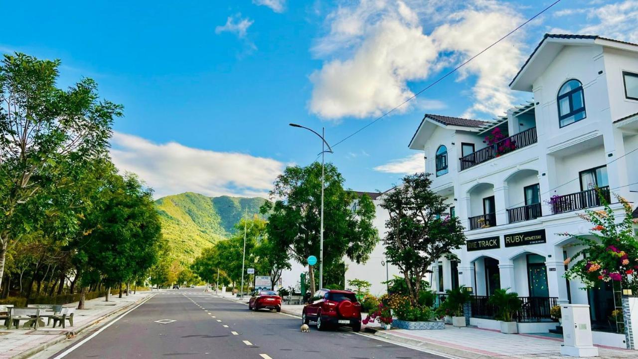 The Track Homestay - Near Bai Dai Beach Cam Lam Exterior foto