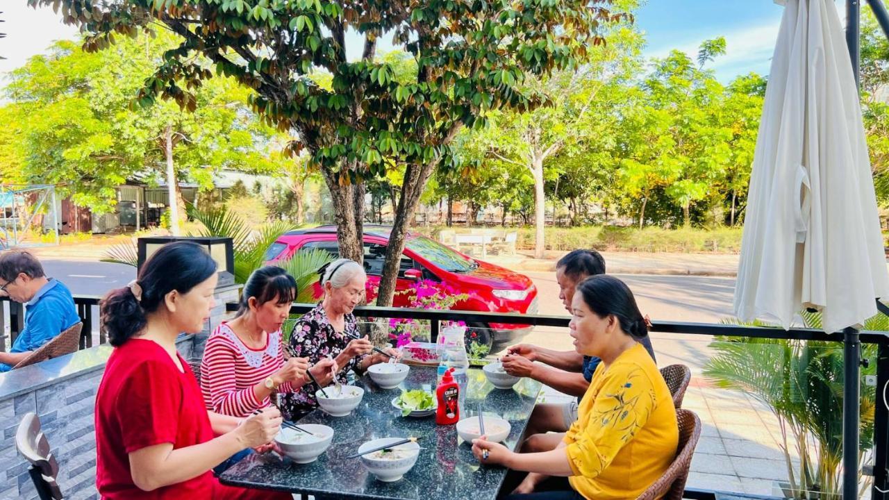 The Track Homestay - Near Bai Dai Beach Cam Lam Exterior foto